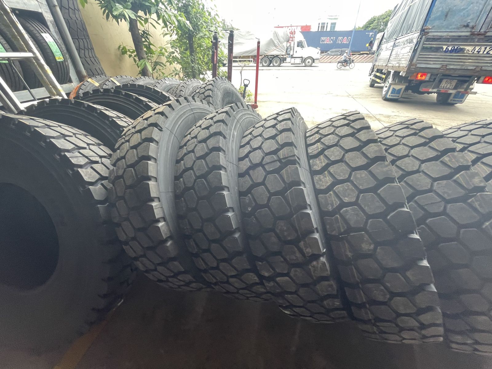 Trung Tâm Dịch Vụ Lốp Xe Ô Tô Uy Tín Hàng Đầu Bình Dương – Chuyên Vá, Thay, Cân Bằng Lốp Chuyên Nghiệp